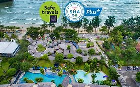 ฮอลิเดย์ อ่าวนาง บีช รีสอร์ท กระบี่ (SHA Extra Plus)